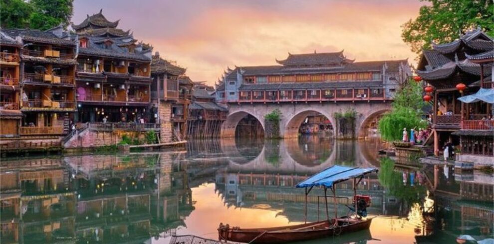 Vansol Tours - Shanghai-Avatar-Fenhuang Ancient Town